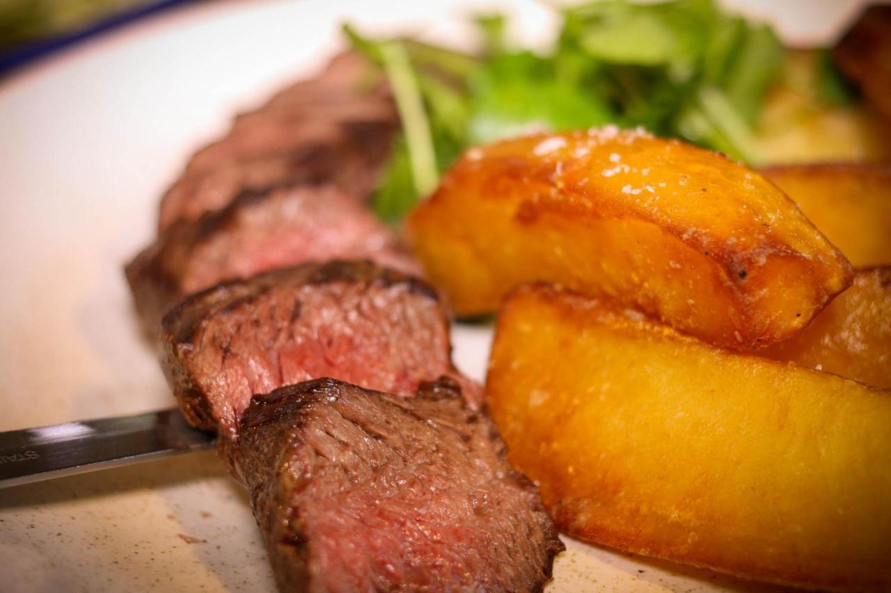 The Horse & Groom Stow-on-the-Wold Екстериор снимка